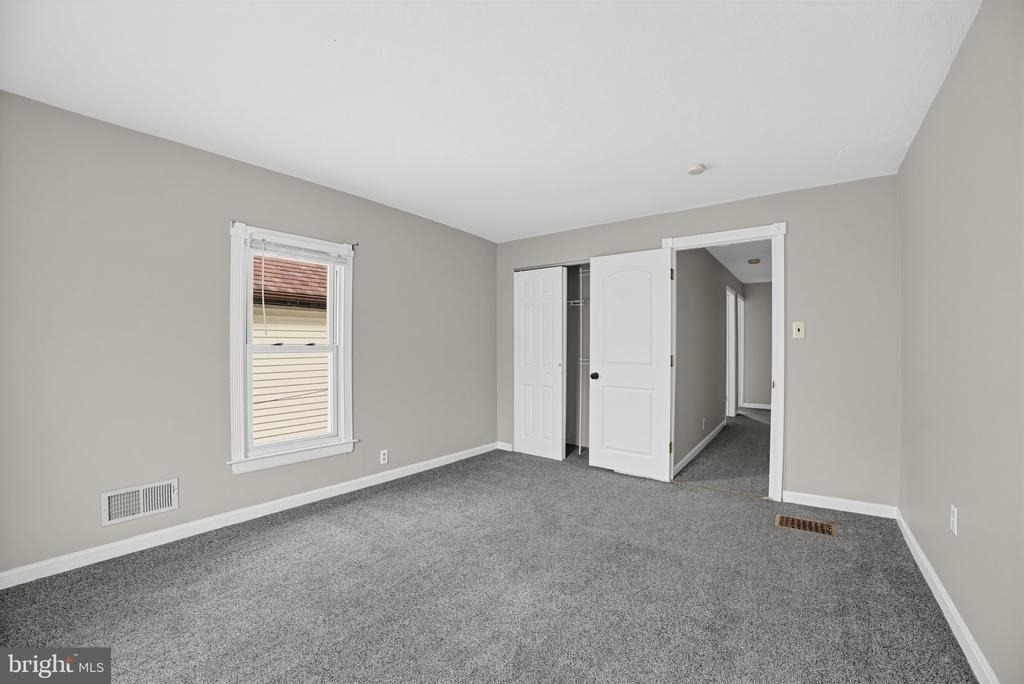 1124 1/2 W Locust Street - Photo 13