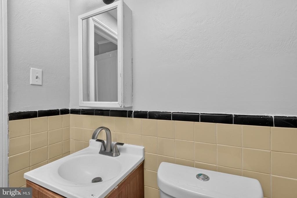 331 W 21st Street - Photo 18
