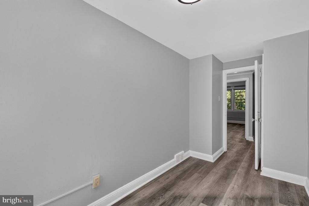 331 W 21st Street - Photo 15