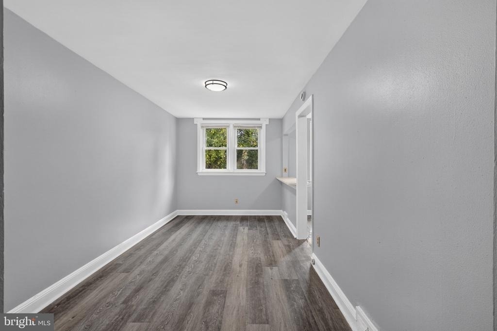 331 W 21st Street - Photo 12