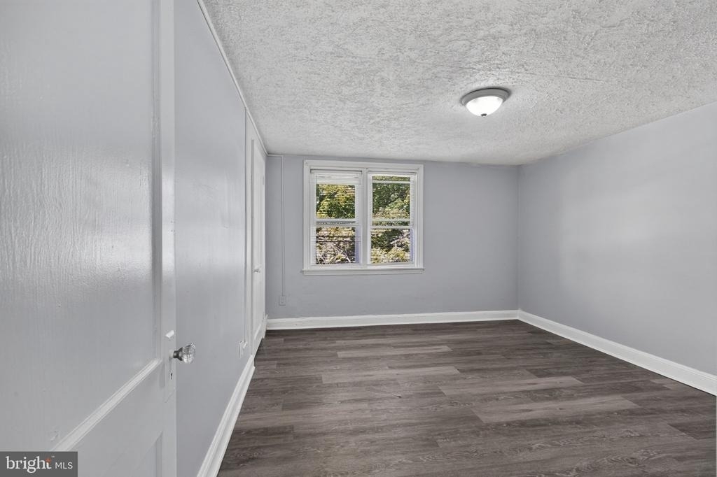 243 W 22nd Street - Photo 16