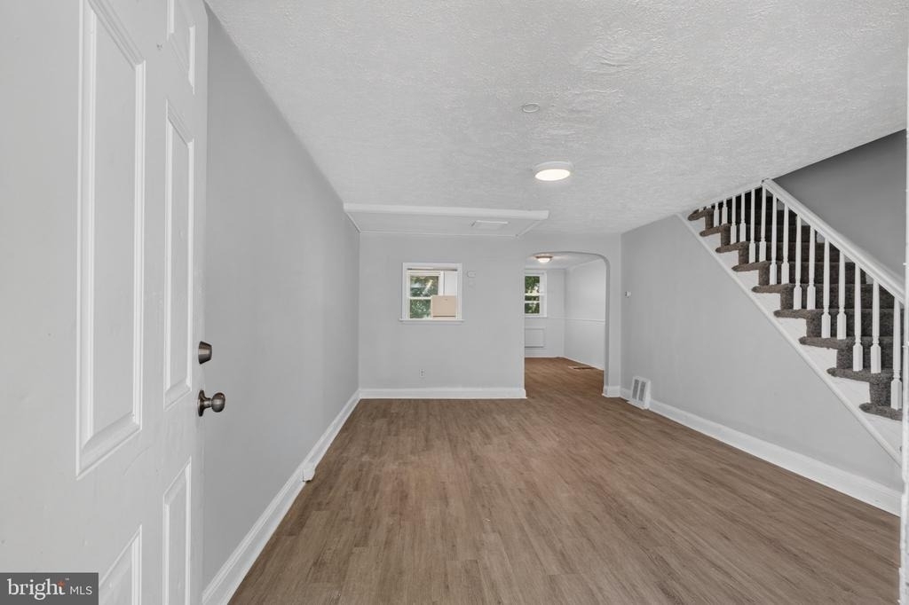 243 W 22nd Street - Photo 4