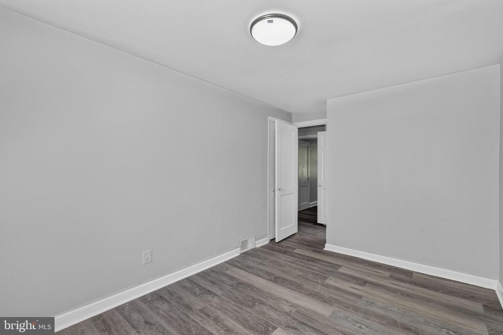 243 W 22nd Street - Photo 20