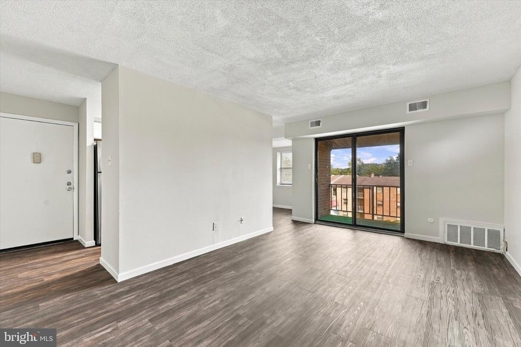1424 Valley Drive - Photo 2