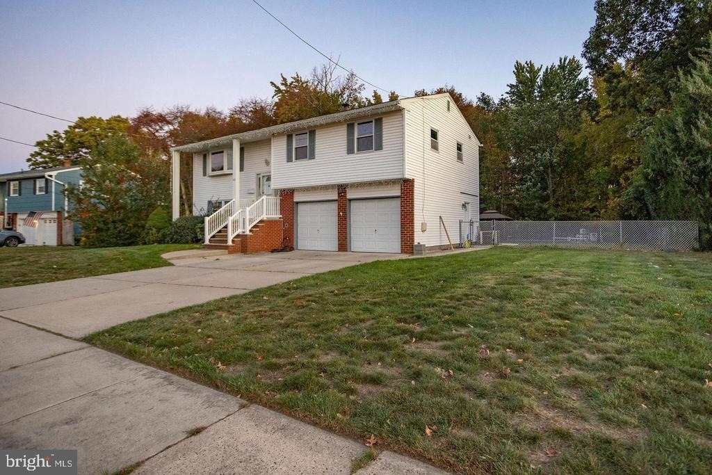46 Carl Sandburg Road - Photo 0