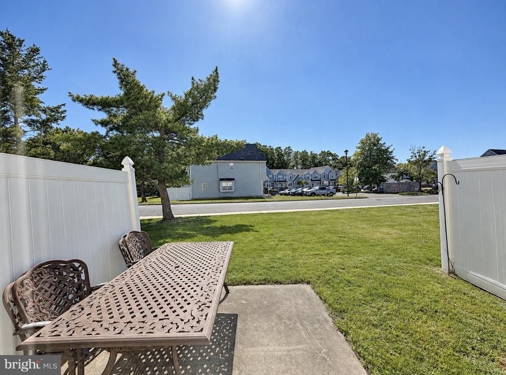 1009 Hillsboro Court - Photo 19
