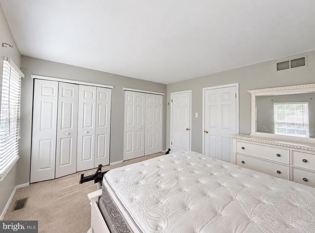 1009 Hillsboro Court - Photo 12