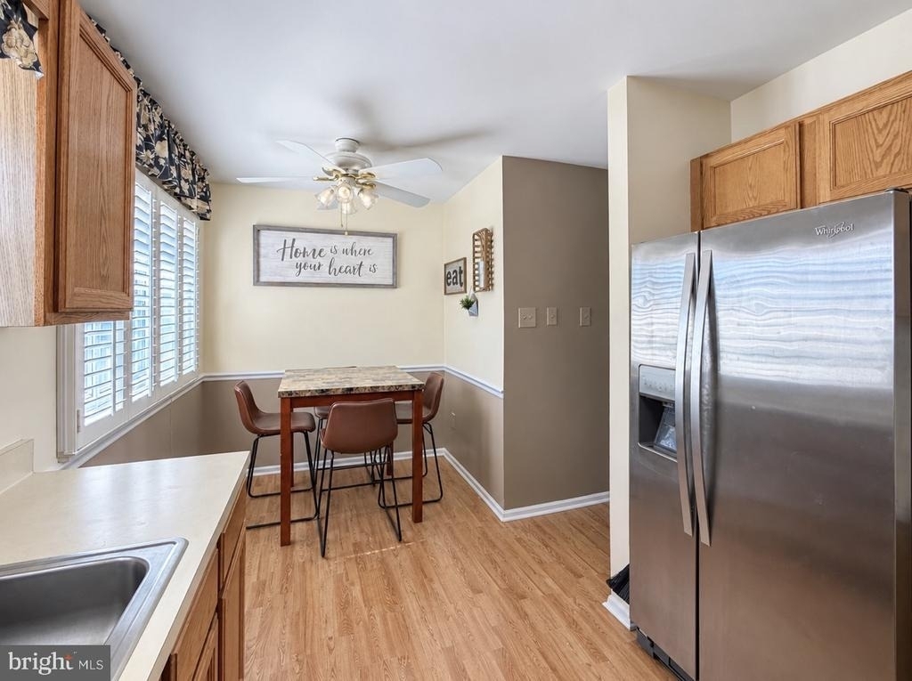 1009 Hillsboro Court - Photo 3