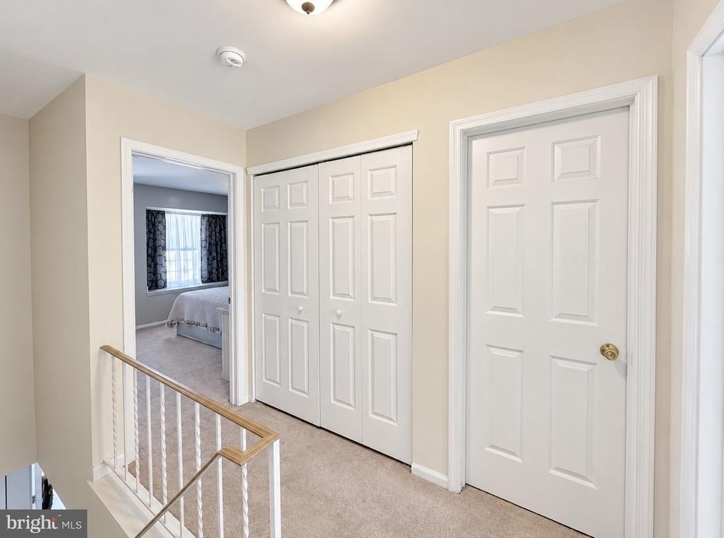 1009 Hillsboro Court - Photo 5