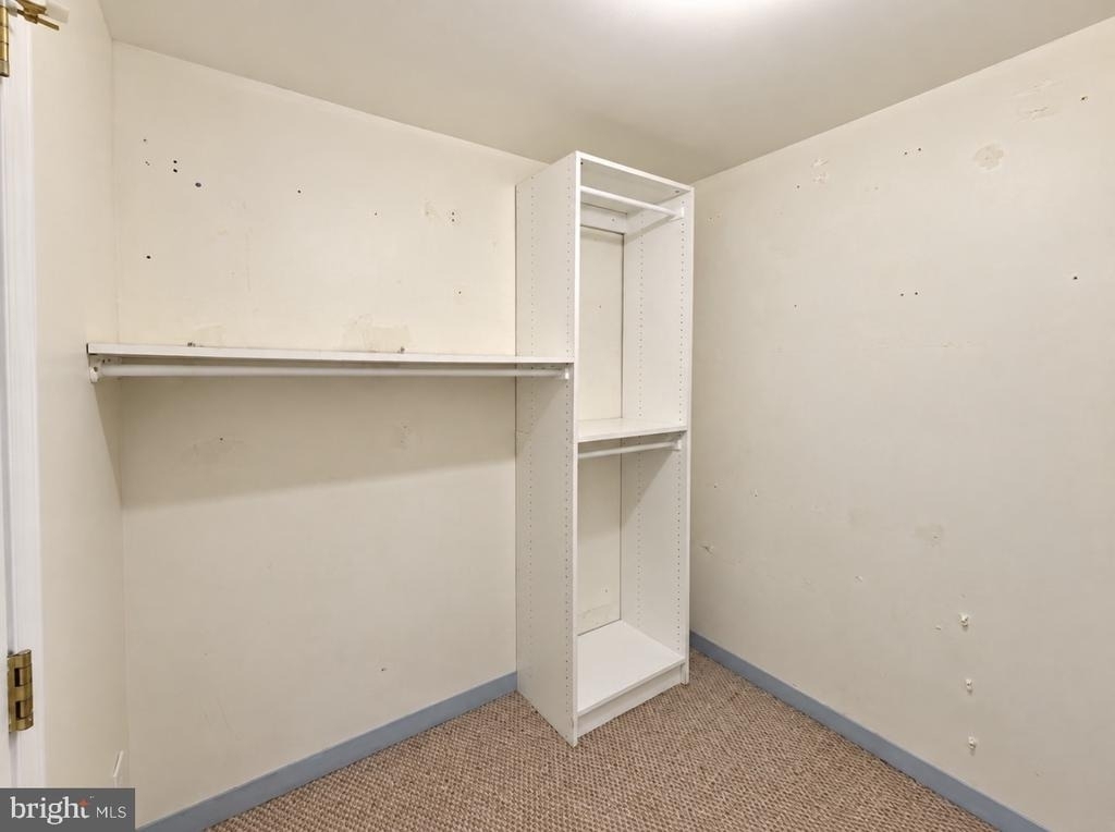 1009 Hillsboro Court - Photo 16