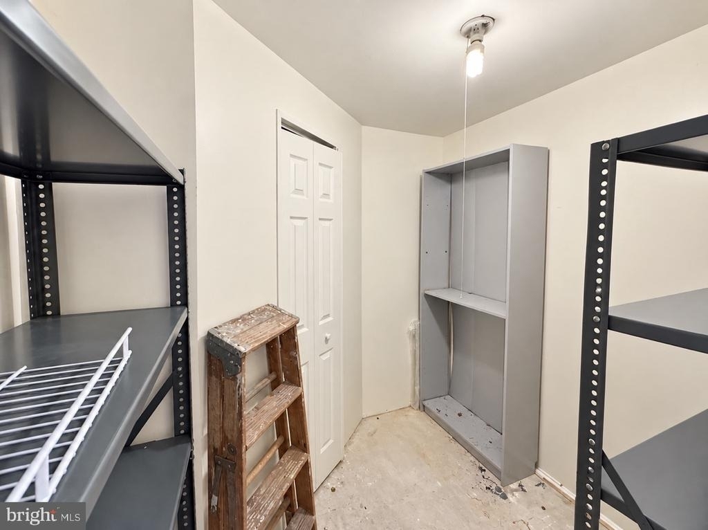 1009 Hillsboro Court - Photo 18