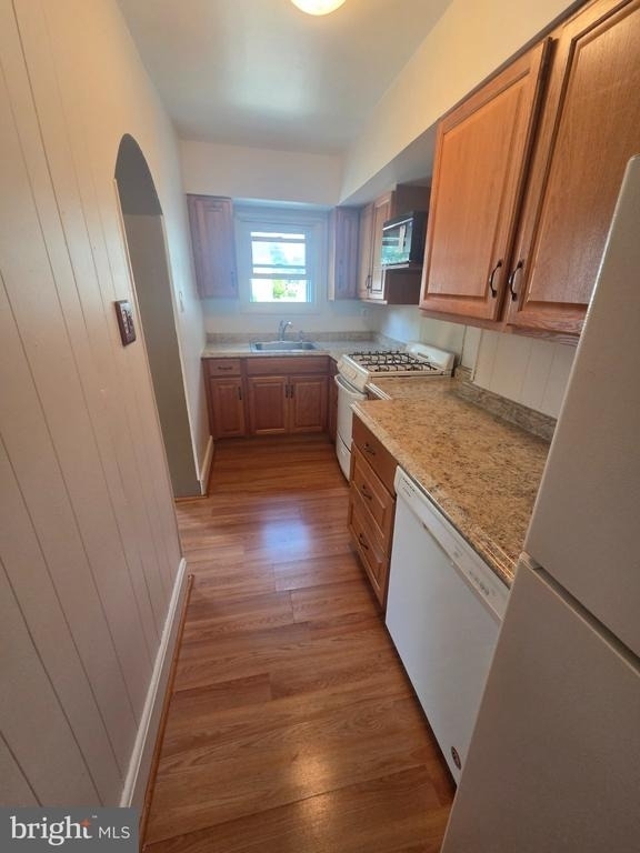 504 New Jersey Avenue - Photo 5
