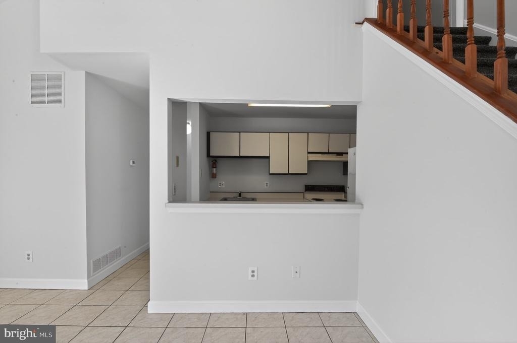 2701 Canyon Ct - Photo 3