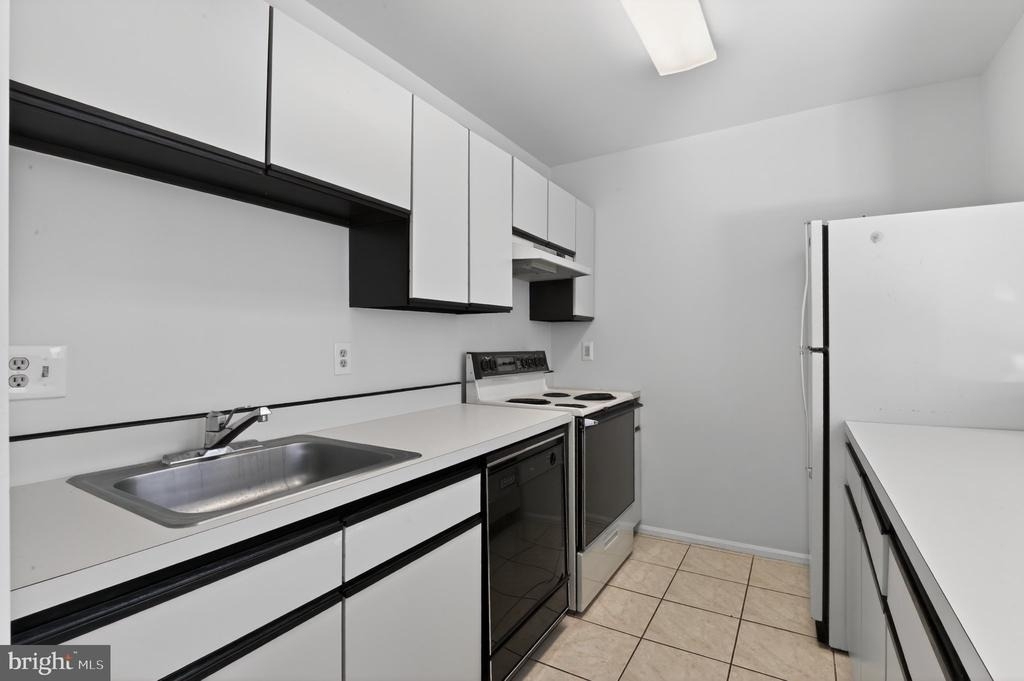 2701 Canyon Ct - Photo 2