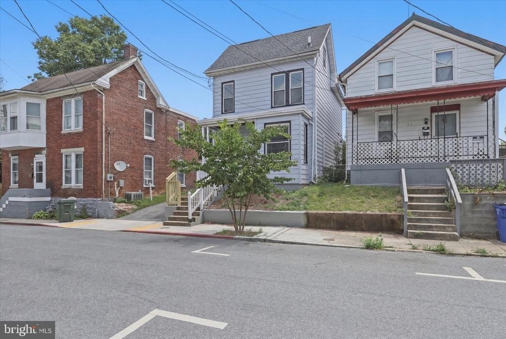 20 Summer Street - Photo 2