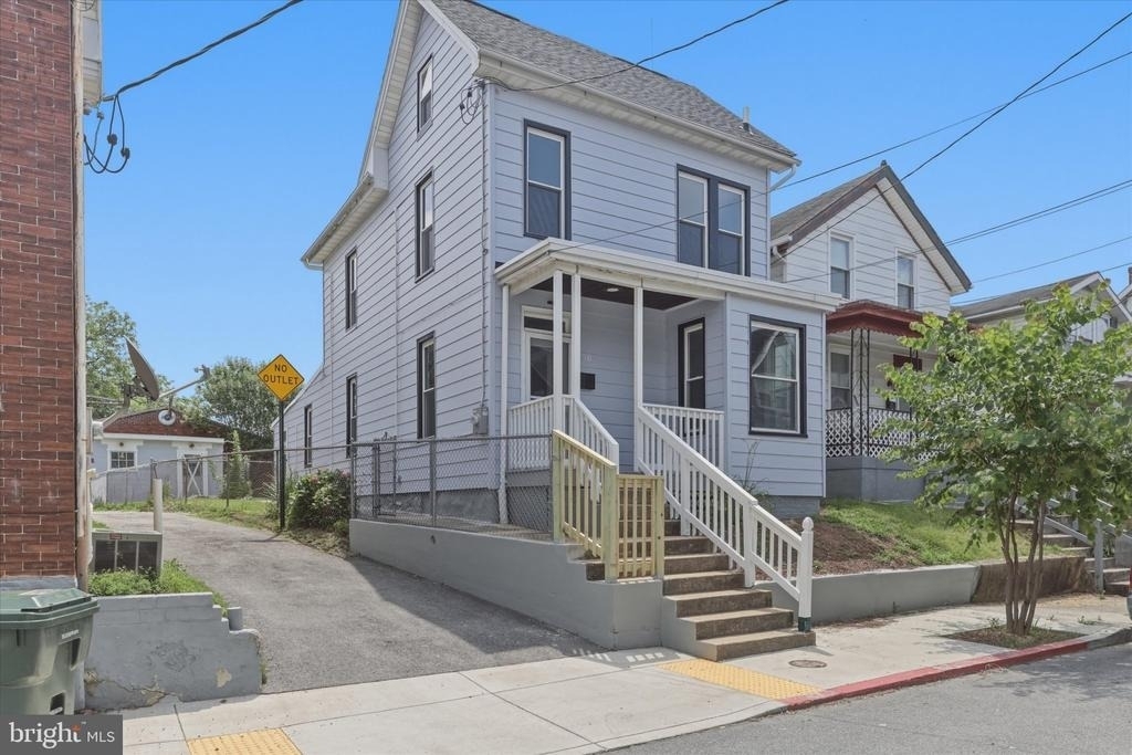 20 Summer Street - Photo 0