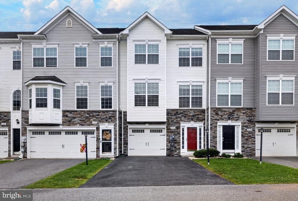10382 Lantern Lane - Photo 0