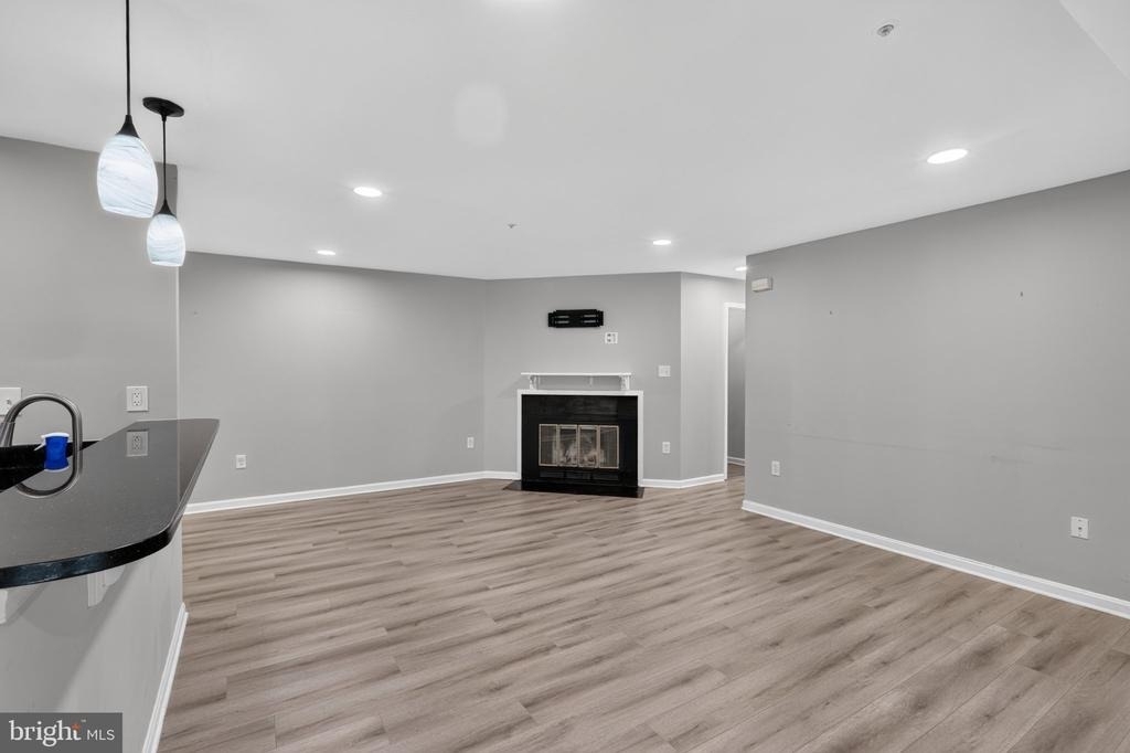 2071 Alice Avenue - Photo 5