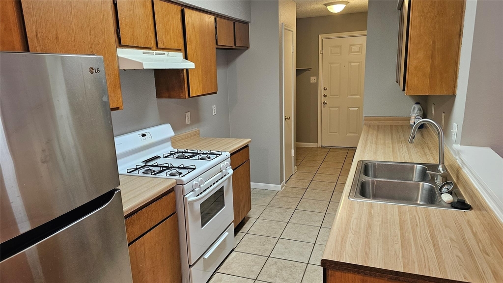 1903 1/2 Margalene Way - Photo 0