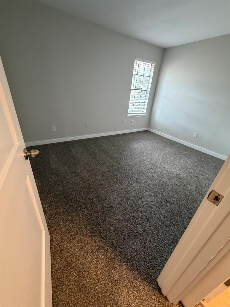 404 West St - Photo 7
