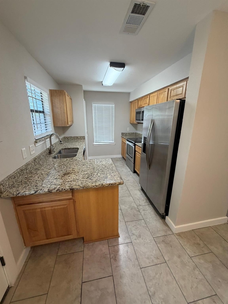 404 West St - Photo 4
