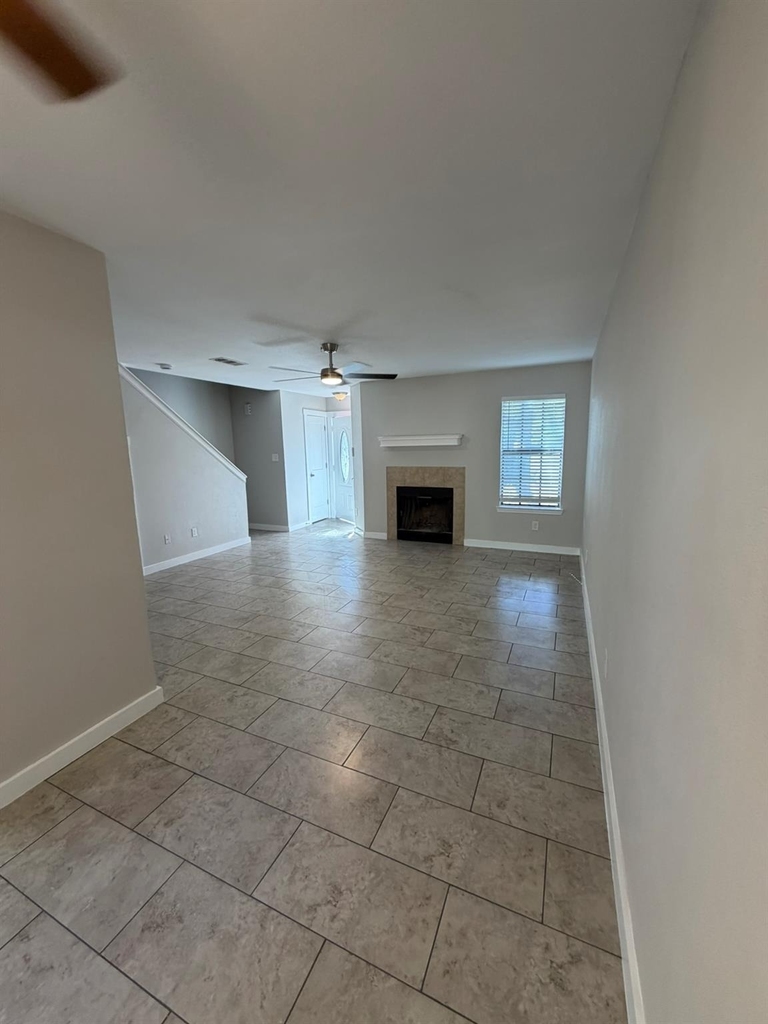 404 West St - Photo 1