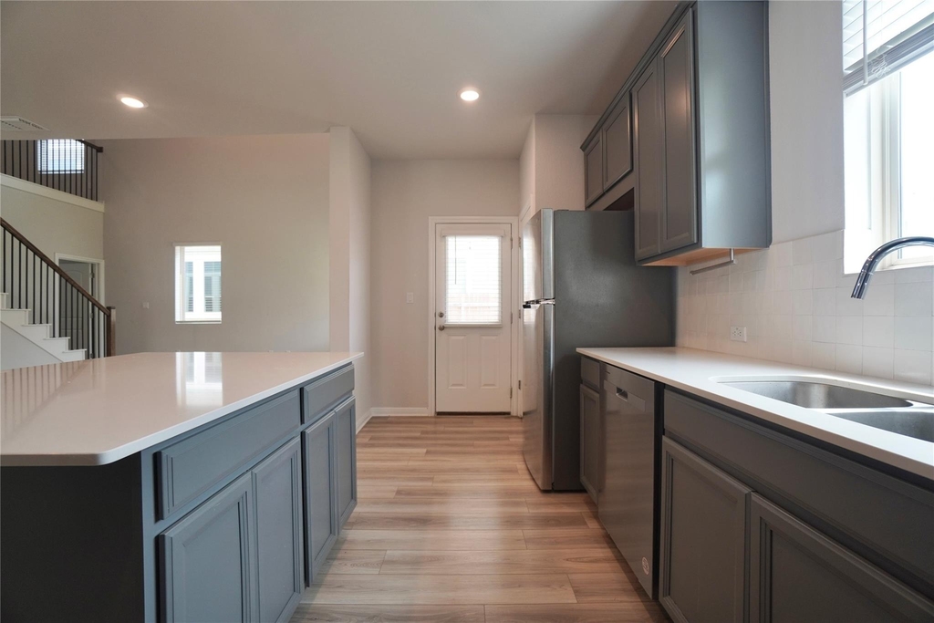 2513 Danbury Ln - Photo 11