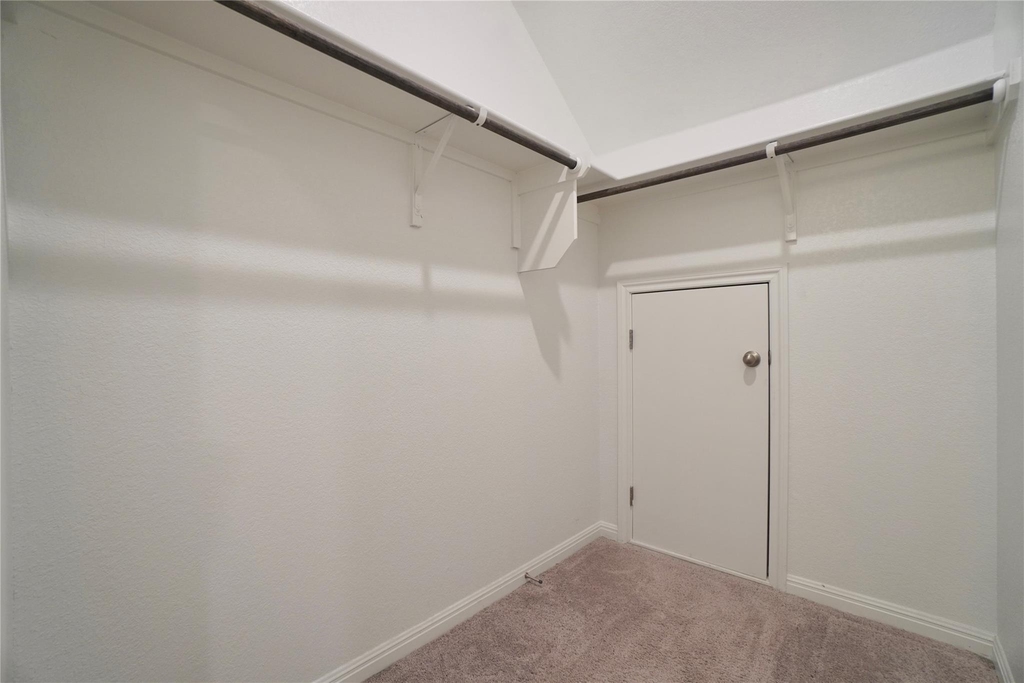 2513 Danbury Ln - Photo 21