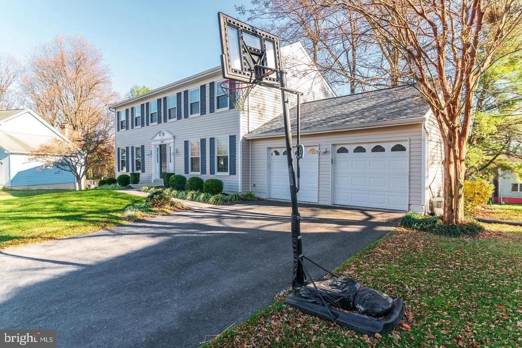 1209 Crockett Lane - Photo 0