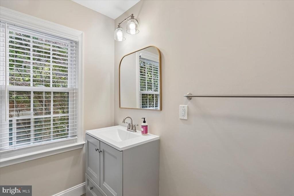 10931 Wickshire Way - Photo 27