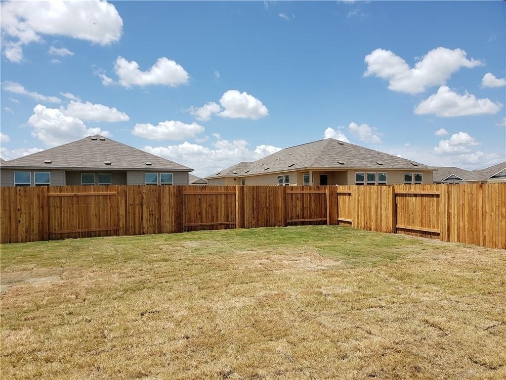 109 Red Buckeye St - Photo 18