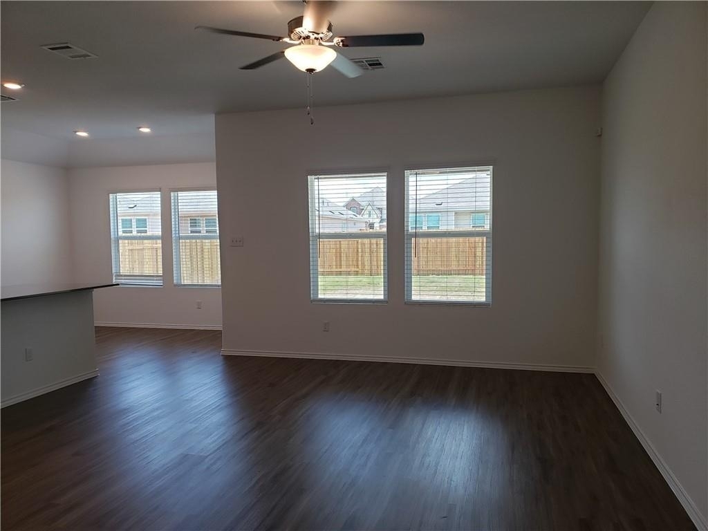 109 Red Buckeye St - Photo 8