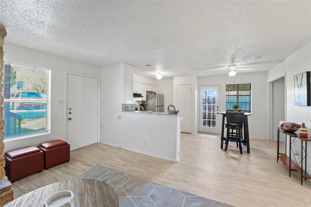 823 Taulbee Ln - Photo 5