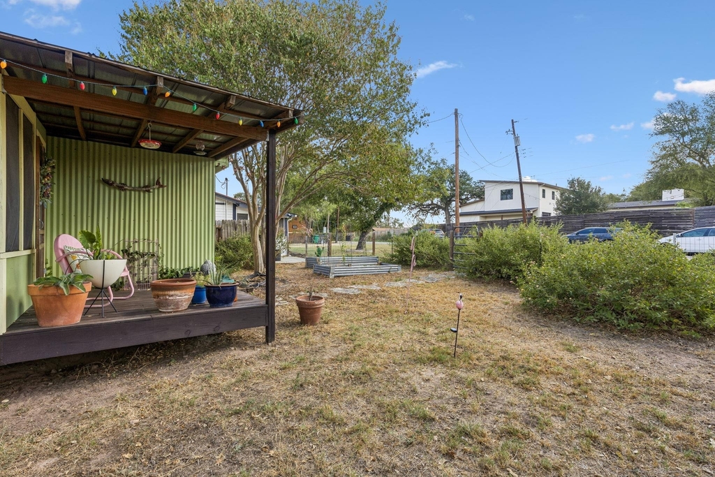 1106 Minnie Dr - Photo 3