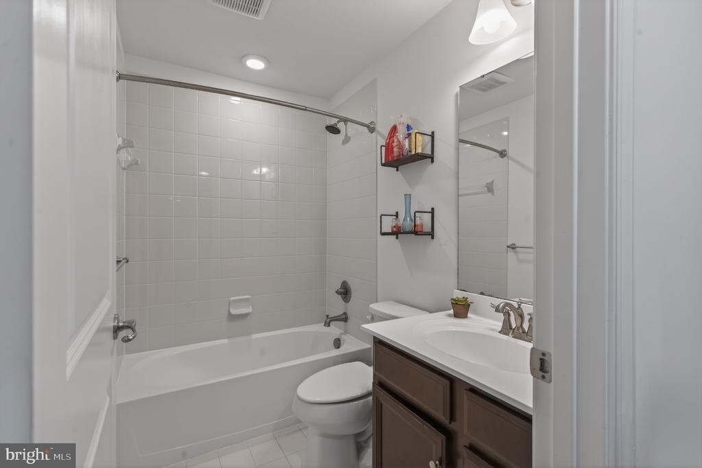 1423 Village Green Way - Photo 50