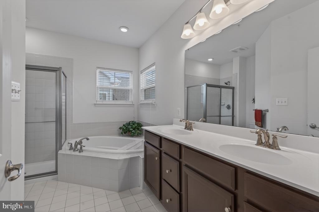1423 Village Green Way - Photo 26