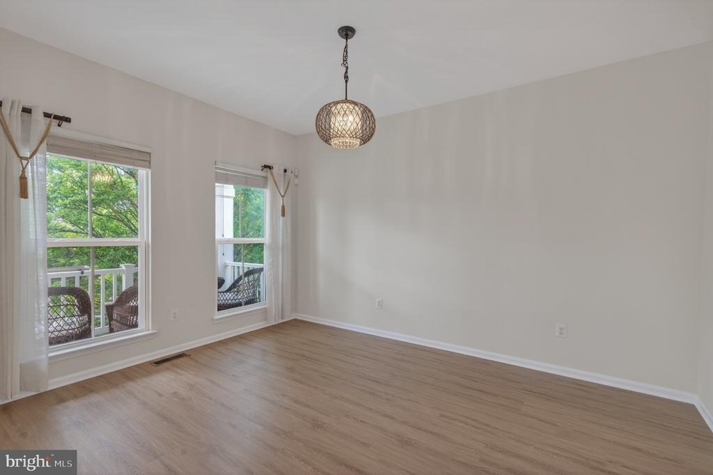 1423 Village Green Way - Photo 6