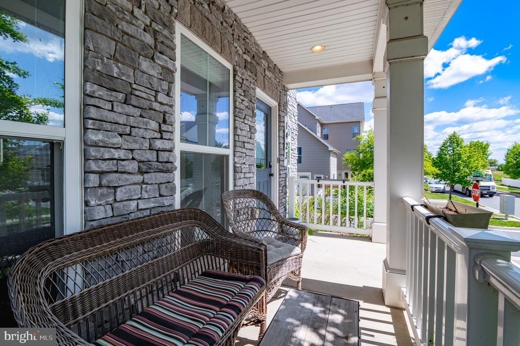 1423 Village Green Way - Photo 3