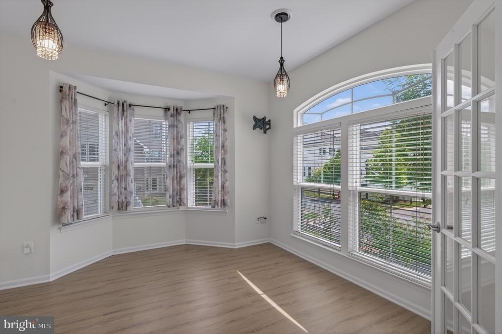 1423 Village Green Way - Photo 10