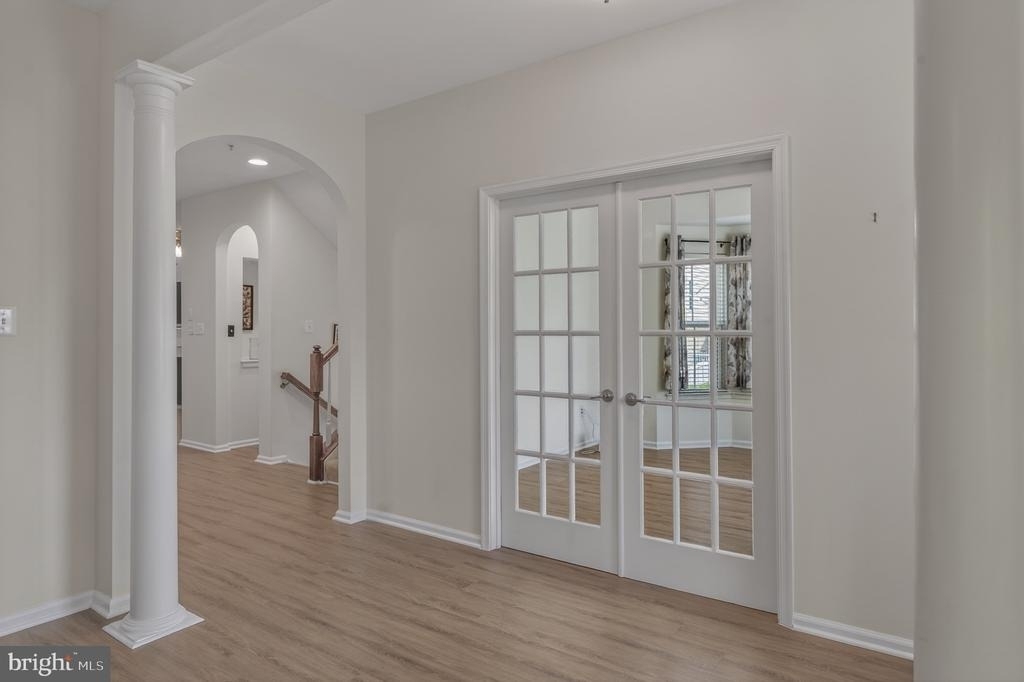 1423 Village Green Way - Photo 8