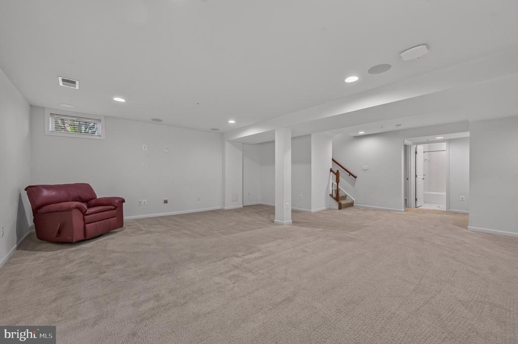 1423 Village Green Way - Photo 43