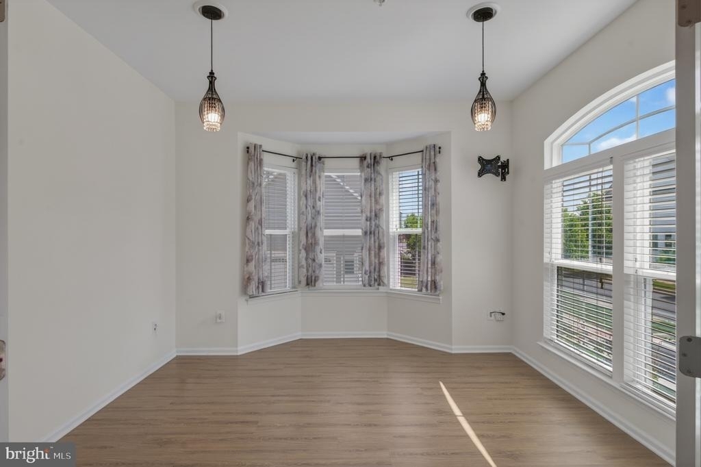 1423 Village Green Way - Photo 9