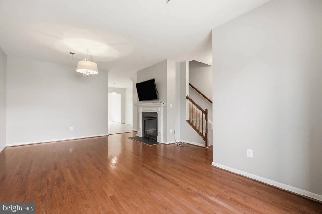 677 Tivoli Road - Photo 4