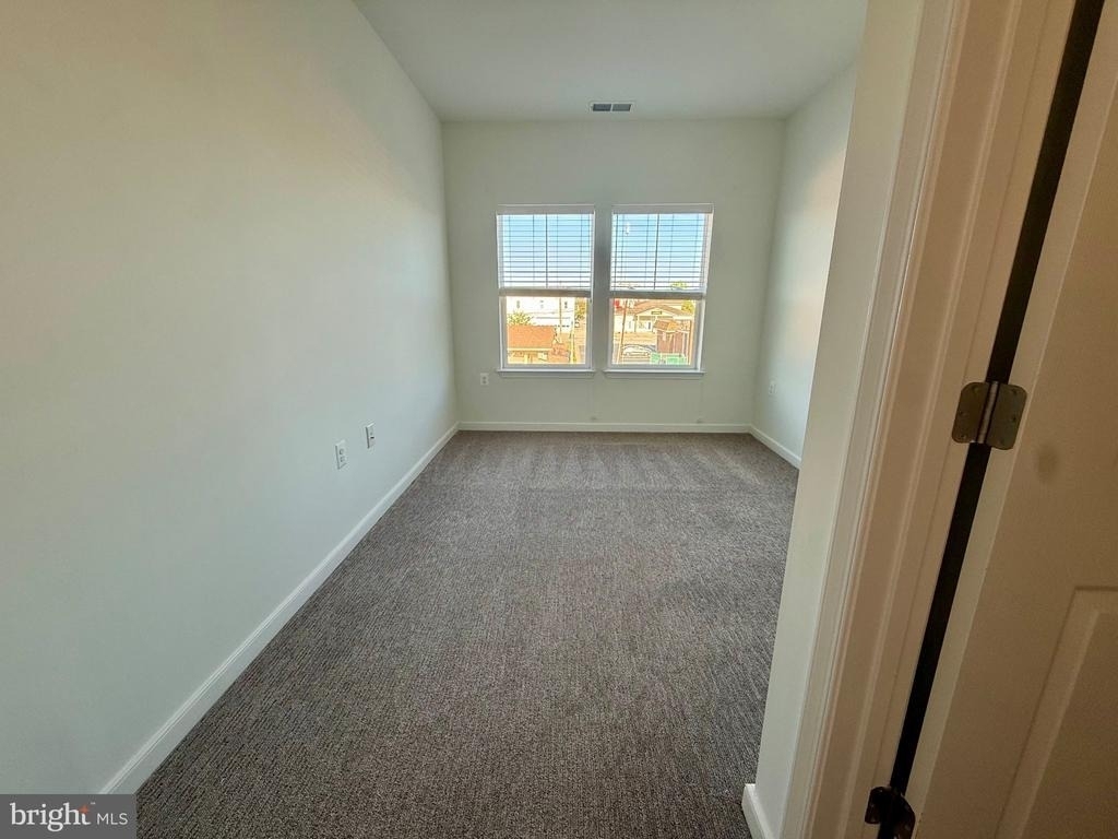 109 Charles Street - Photo 10
