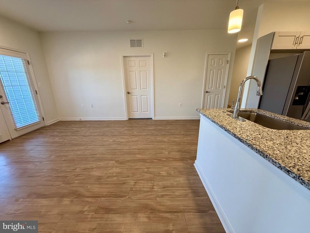 109 Charles Street - Photo 7