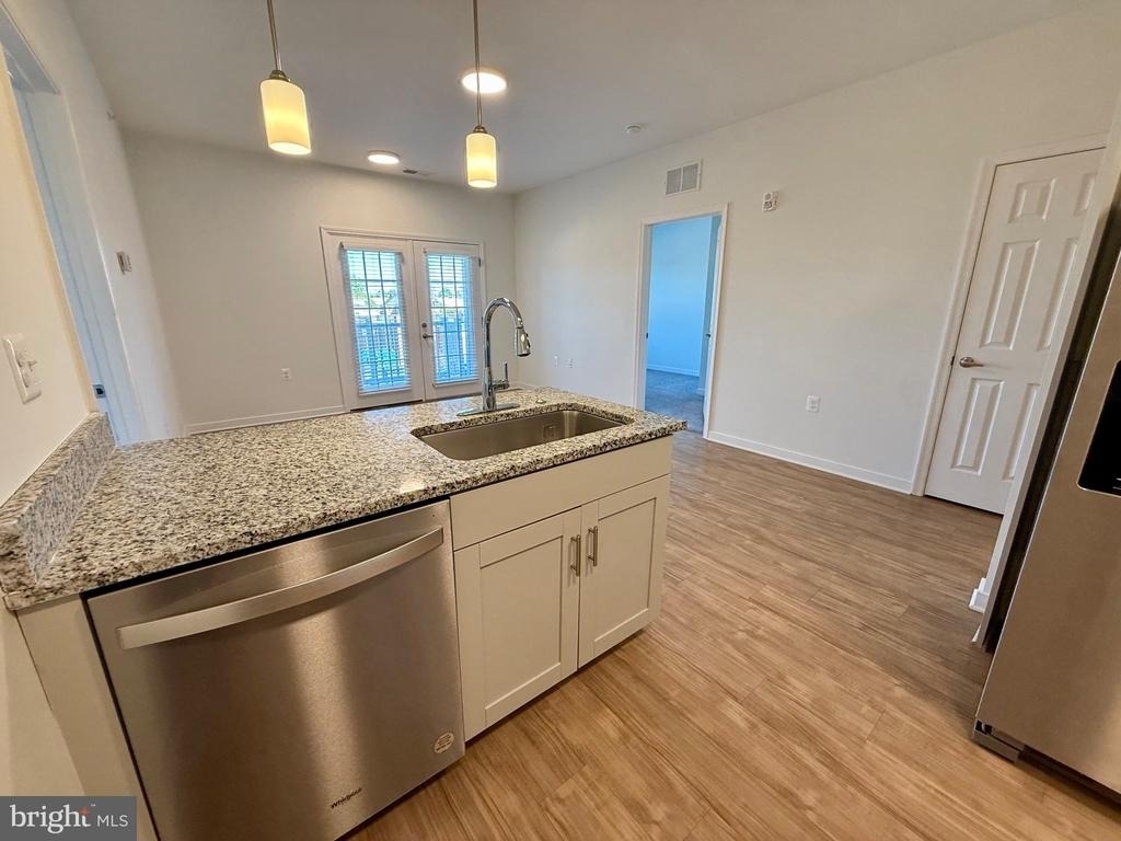 109 Charles Street - Photo 4