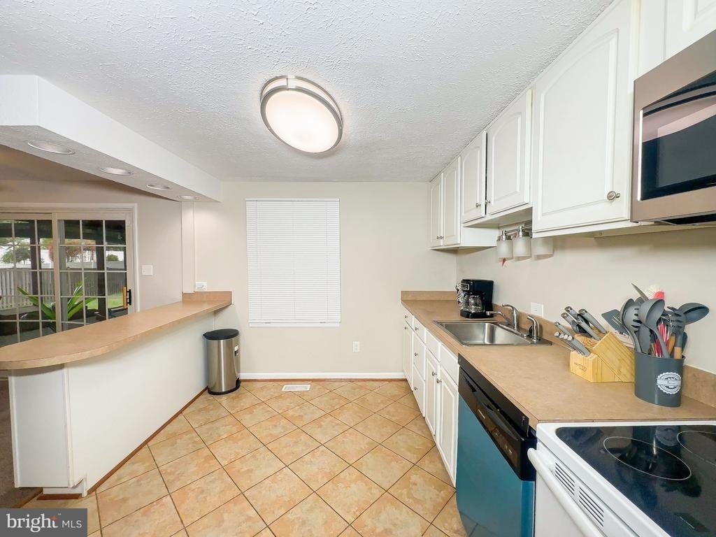 806 Truro Court - Photo 14
