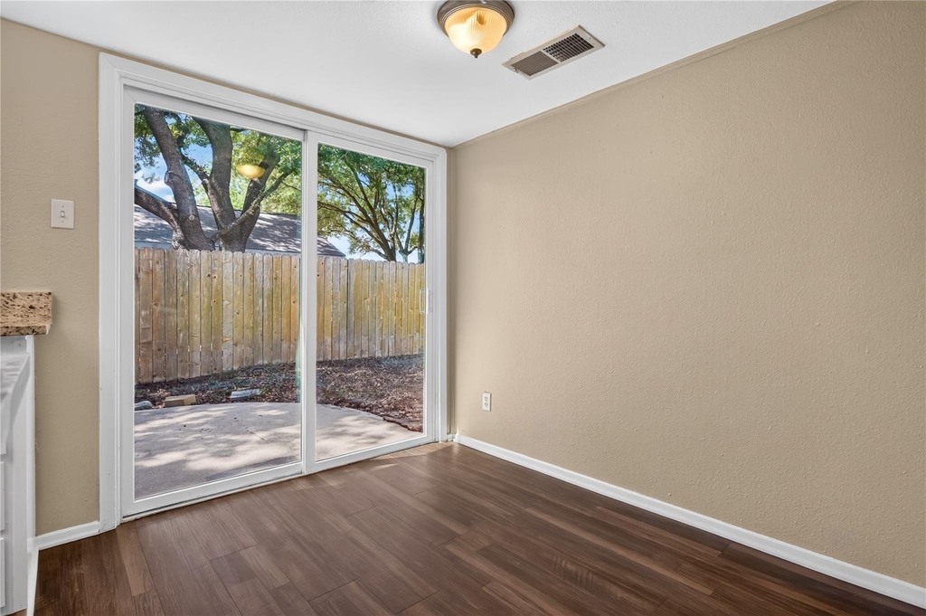 2201 Deadwood Dr - Photo 6