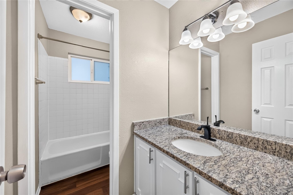 2201 Deadwood Dr - Photo 10