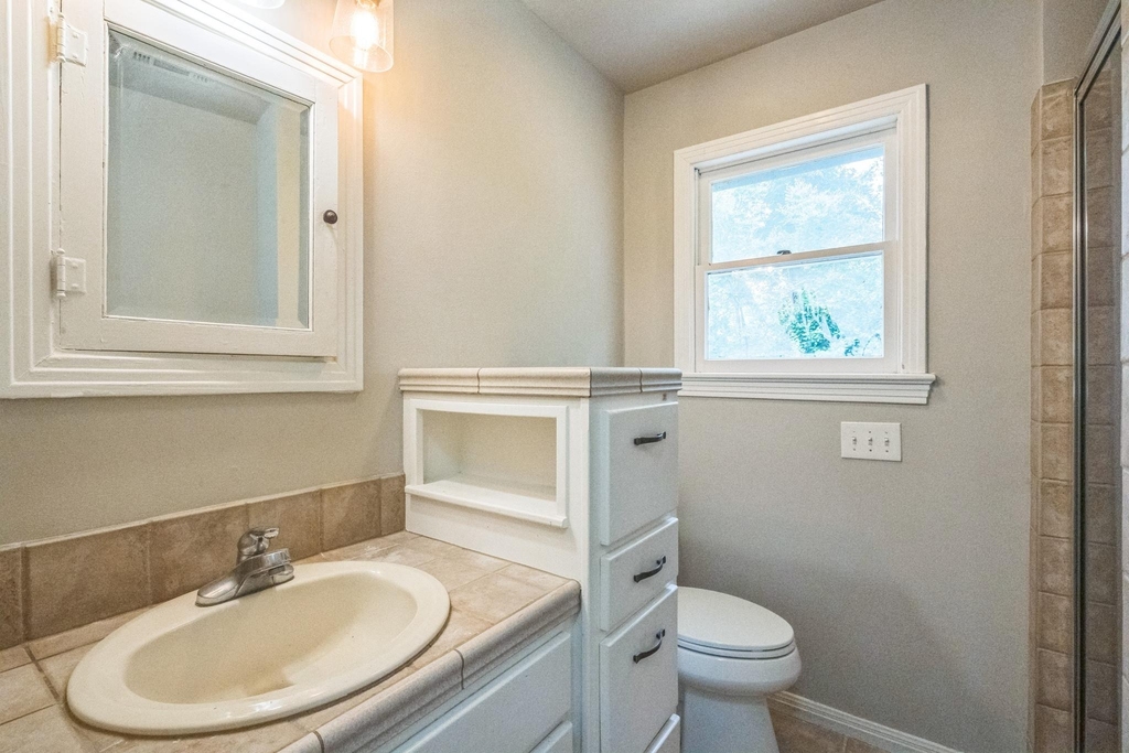 1402 Laurel St - Photo 10
